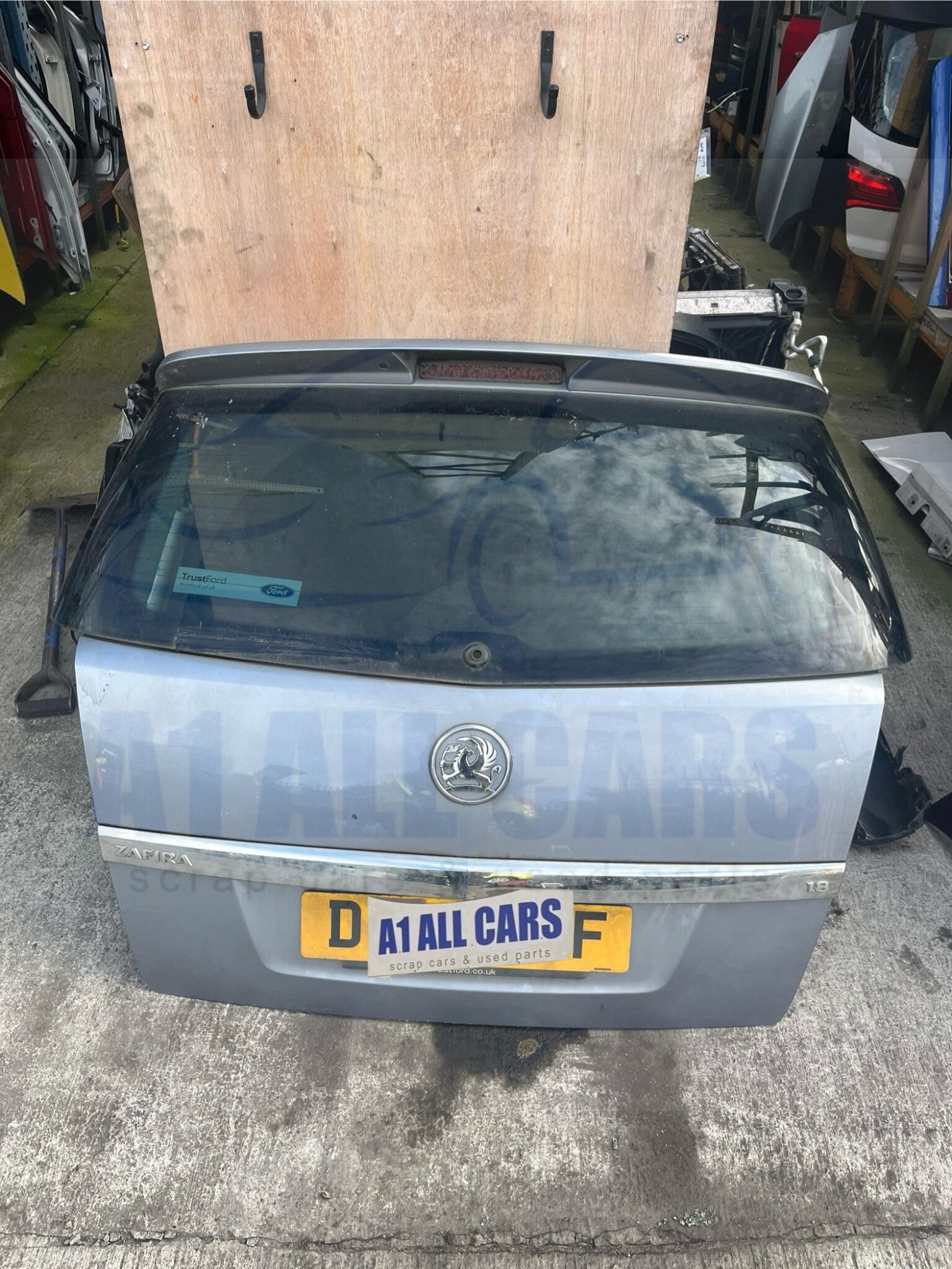 Vauxhall Zafira 2005-2013 5 Door MPV Tailgate – Silver Z163 Colour Code ( Call Office For Delivery Quote )