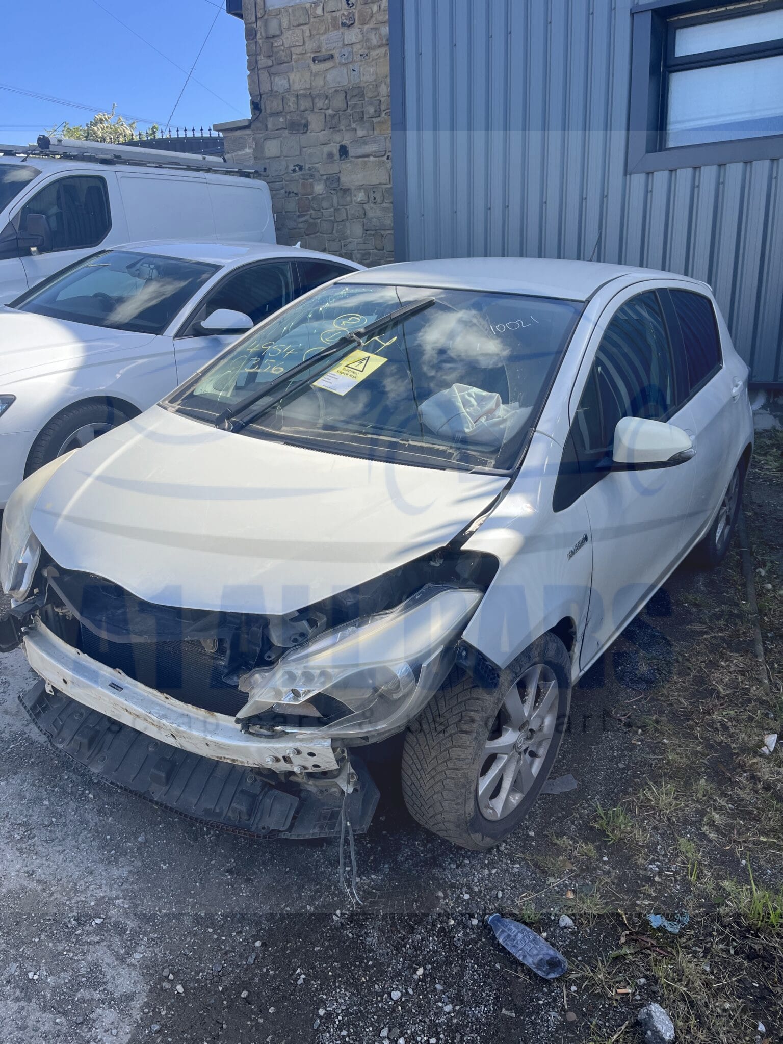 Toyota Yaris T Sport VVT-I Hybrid CVT Mk3 2012-2014 1.5 Petrol / Electric Automatic 5 Door Hatchback White 084 Breaking for Parts