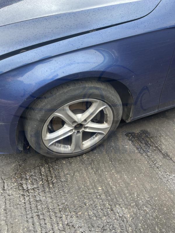 Audi A4 TDI Ultra SE Technik Mk4 Fl ( b8 ) 2012-2015 2.0 Diesel 5 Door Estate Blue LX5Q Breaking for Parts