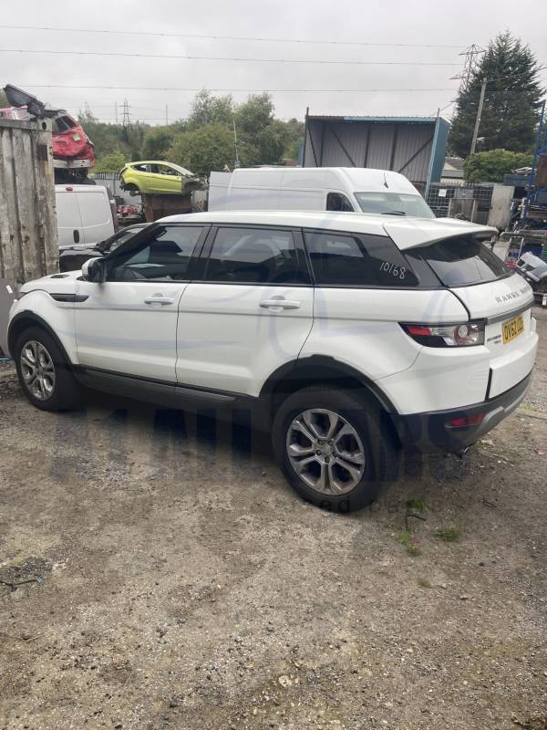 Land Rover Range Rover Evoque TD4 Pure Tech Mk1 2011-2018 2.2 Diesel 6 Speed Manual 5 Door Estate White LRC867 White Breaking for Parts