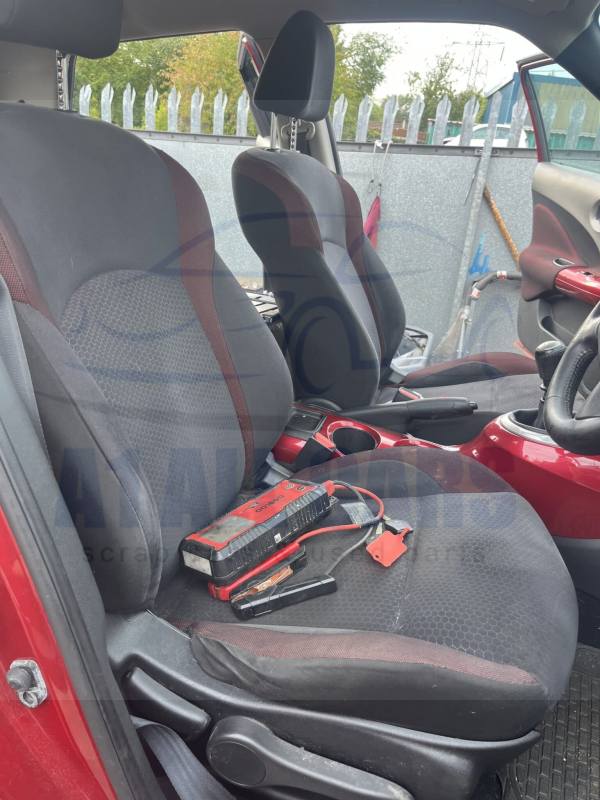 Nissan Juke Acenta Sport DIG-T Mk1 F15 2010-2014 1.6 Petrol 6 Speed Manual 5 Door Hatchback Maroon NAH Breaking for Parts