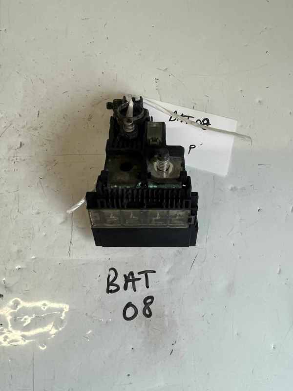 Suzuki Swift 2005-2010 Positive Battery Terminal And Fuse – PA6T-G35