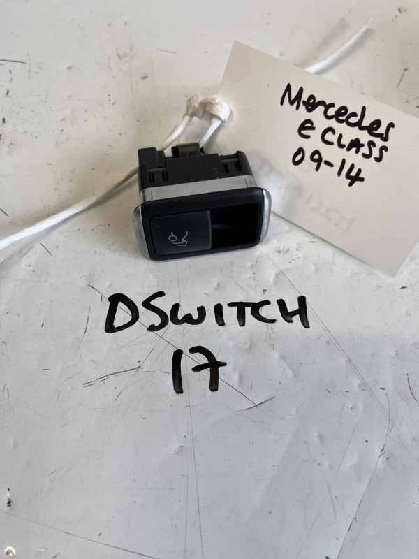 Mercedes E Class 2009-2014 Estate Tailgate Release Switch / Button – A2129059300