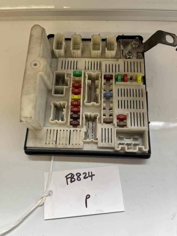Renault Kangoo 2009-2013 Fuse Box – 8201044237B