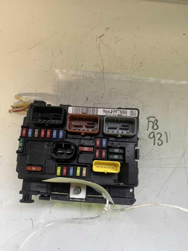 Peugeot 207 2006-2012 Fuse Box / BSM – 9664997880