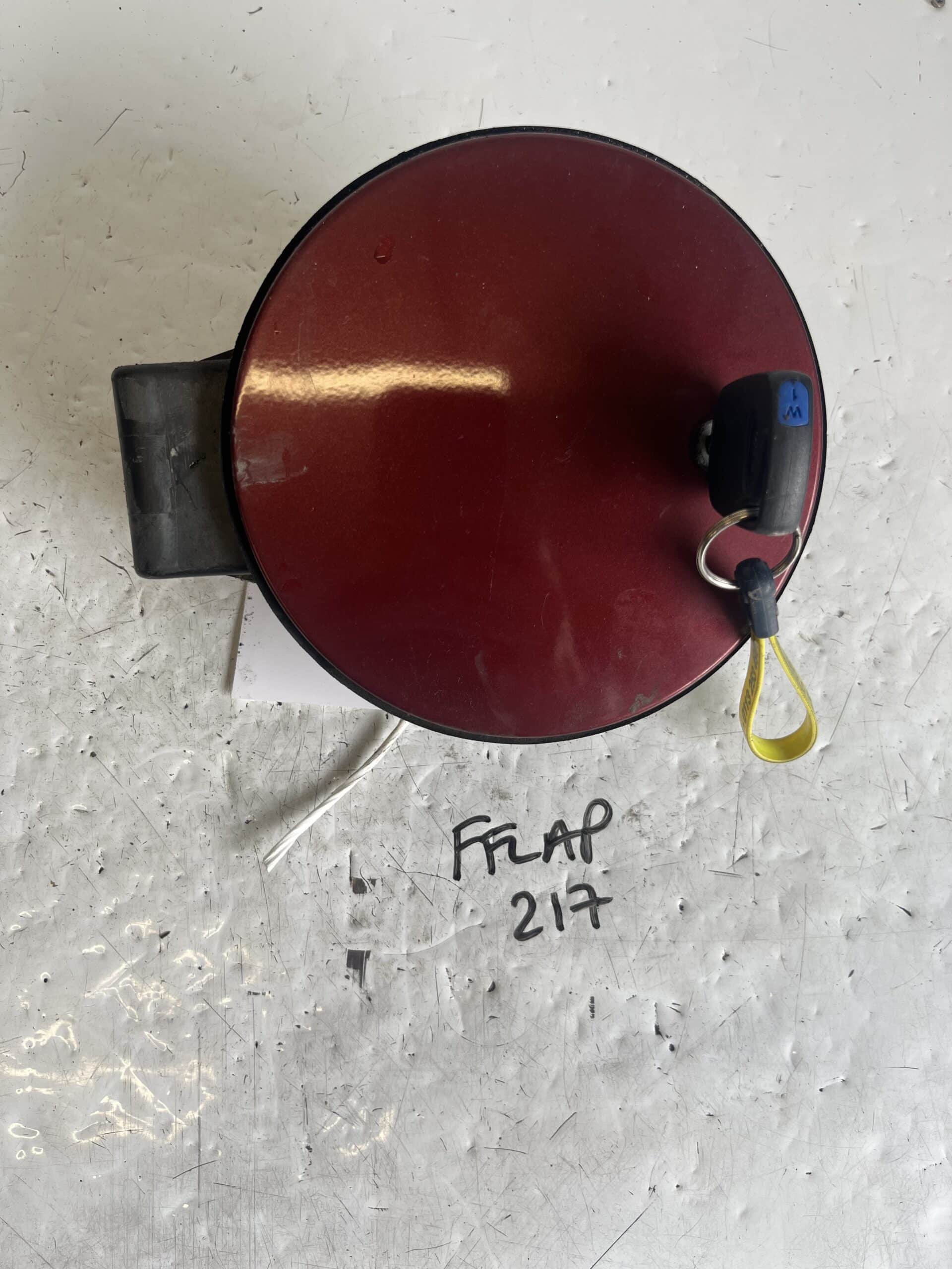 Ford Fusion 2002-2006 Fuel Flap With Lock And Key – Maroon