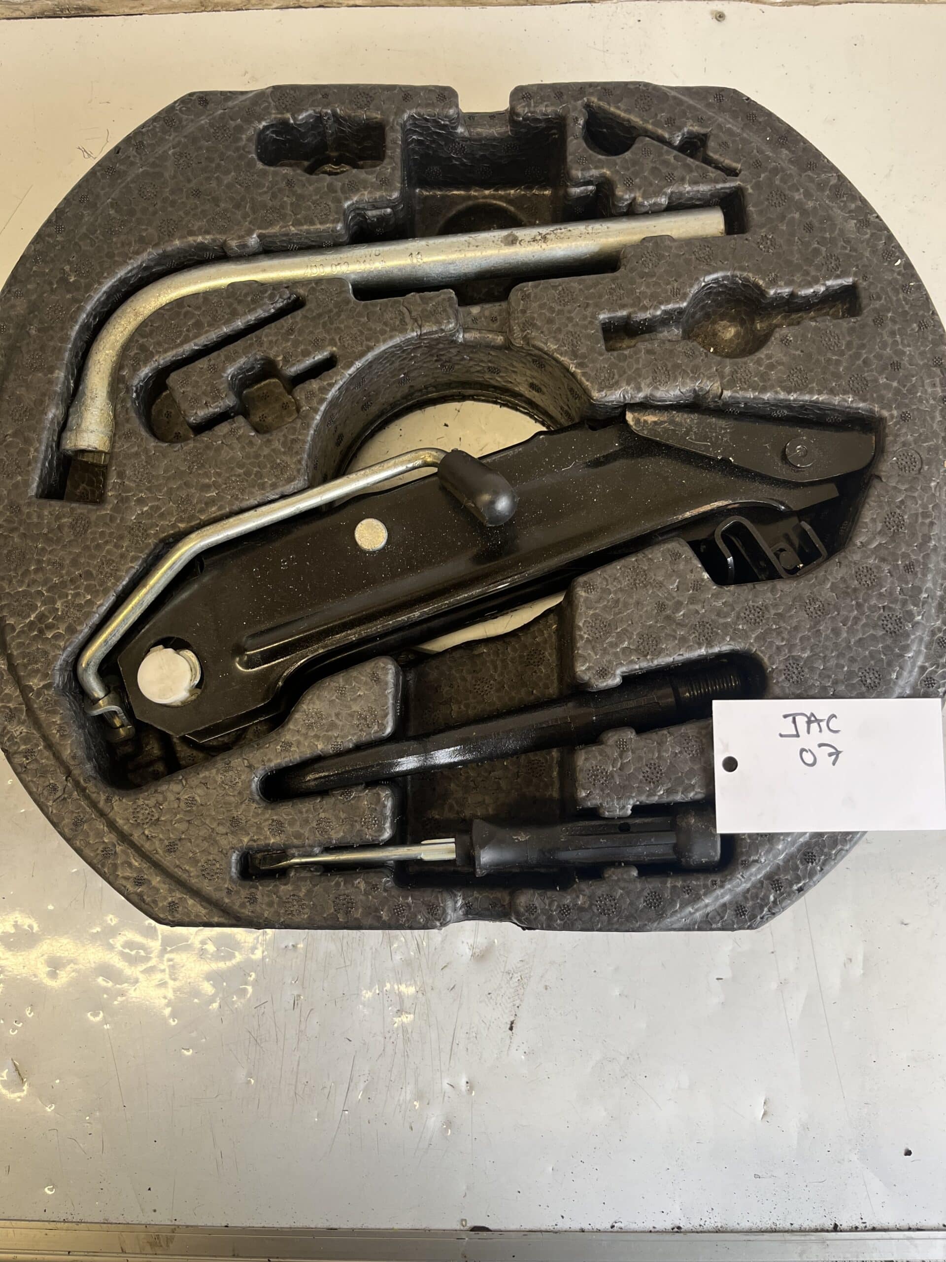 Volkswagen Golf 2008-2012 MK6 Jack Kit With Brace