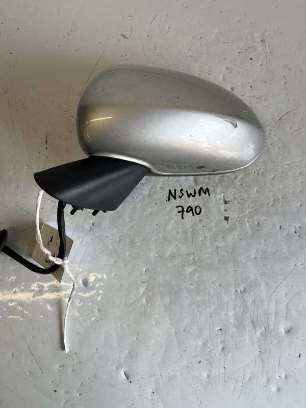 Vauxhall Corsa 2006-2014 Near Side Electric Door Mirror – Silver Z176 Colour Code