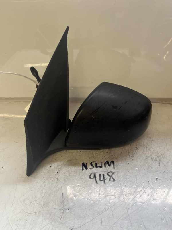 Nissan Pixo 2009-2014 Near Side Manual Door Mirror – Black Plastic