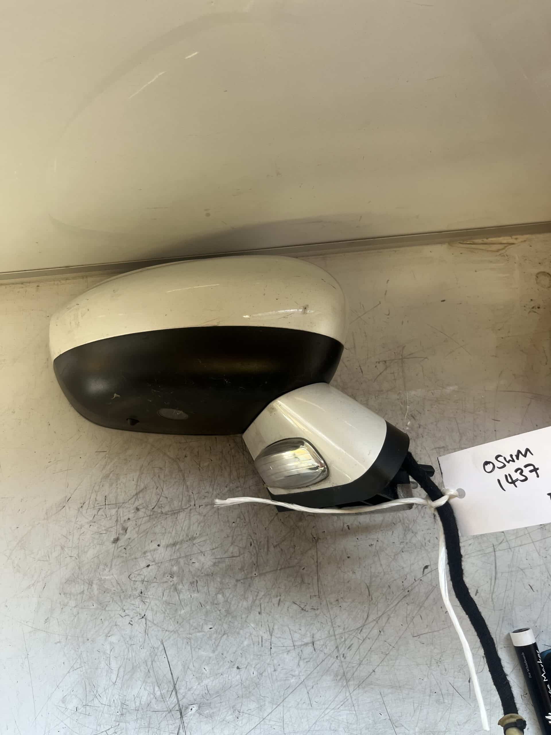 Citroen C4 2010-2015 Hatchback Off Side Electric Door Mirror – White KWE Colour Code