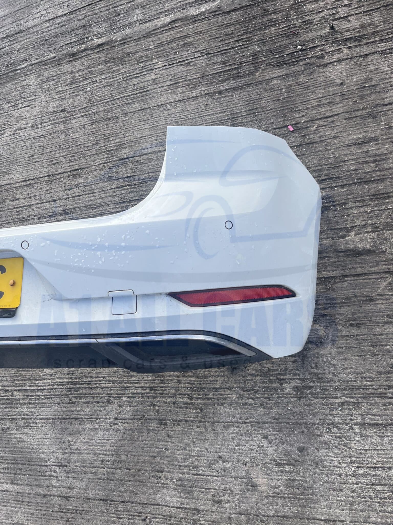 Volkswagen Golf 2016-2019 MK7.5 Facelift 5 Door Hatchback Rear Bumper With Sensors – White LC9A Colour Code