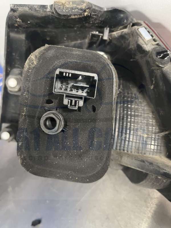 Volkswagen Golf 2016-2019 MK7.5 Hatchback Near Side Taillamp – LED – 5G0945095Q