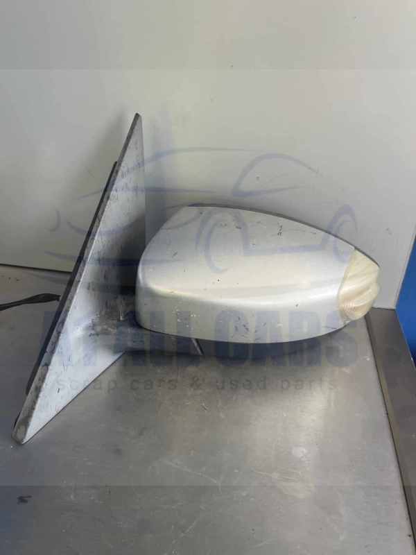 Ford Galaxy 2010-2015 MPV Near Side Electric Door Mirror – Silver – 6 Wire Plug
