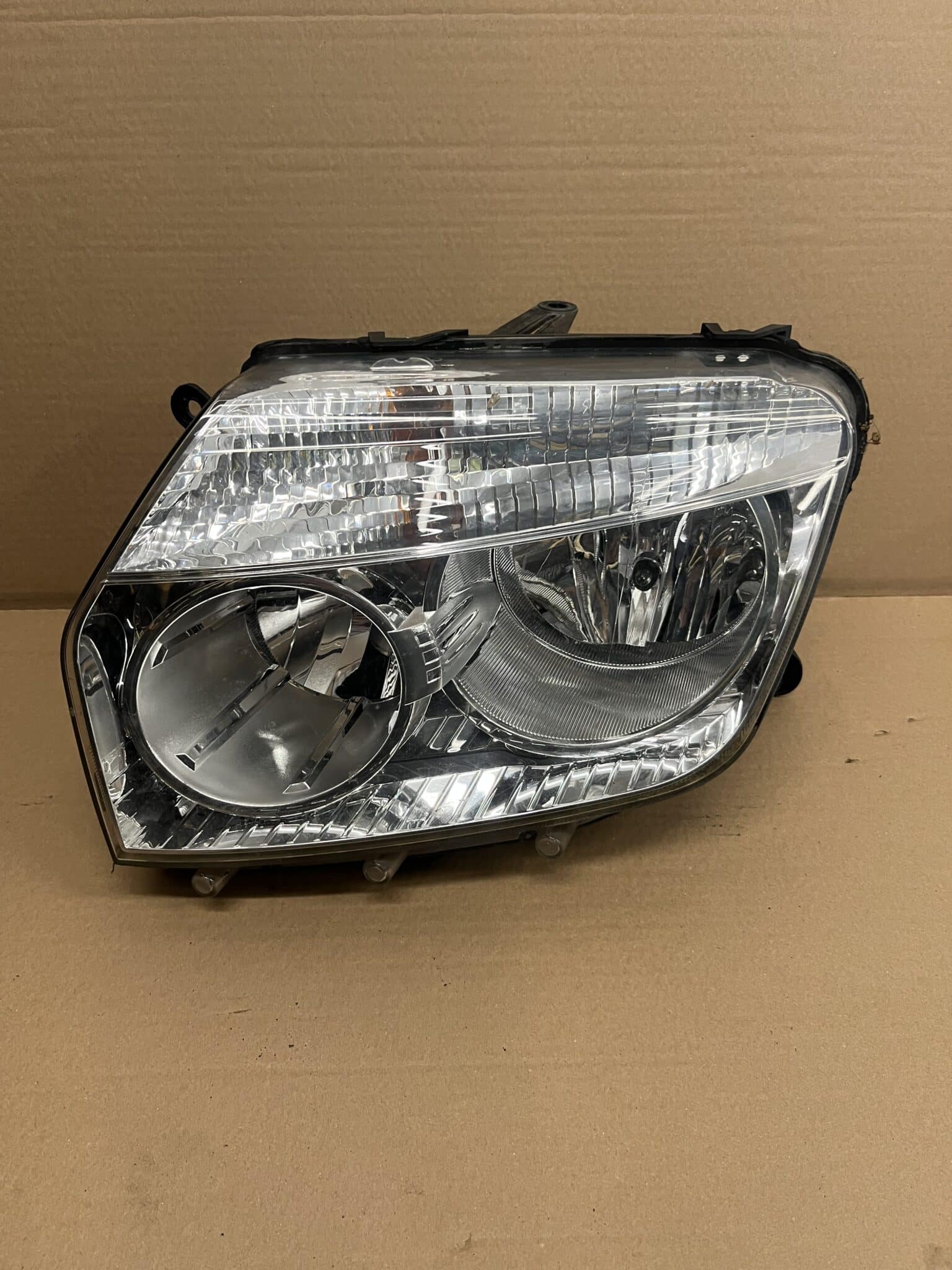 Dacia Duster 2010-2014 Near Side Headlamp