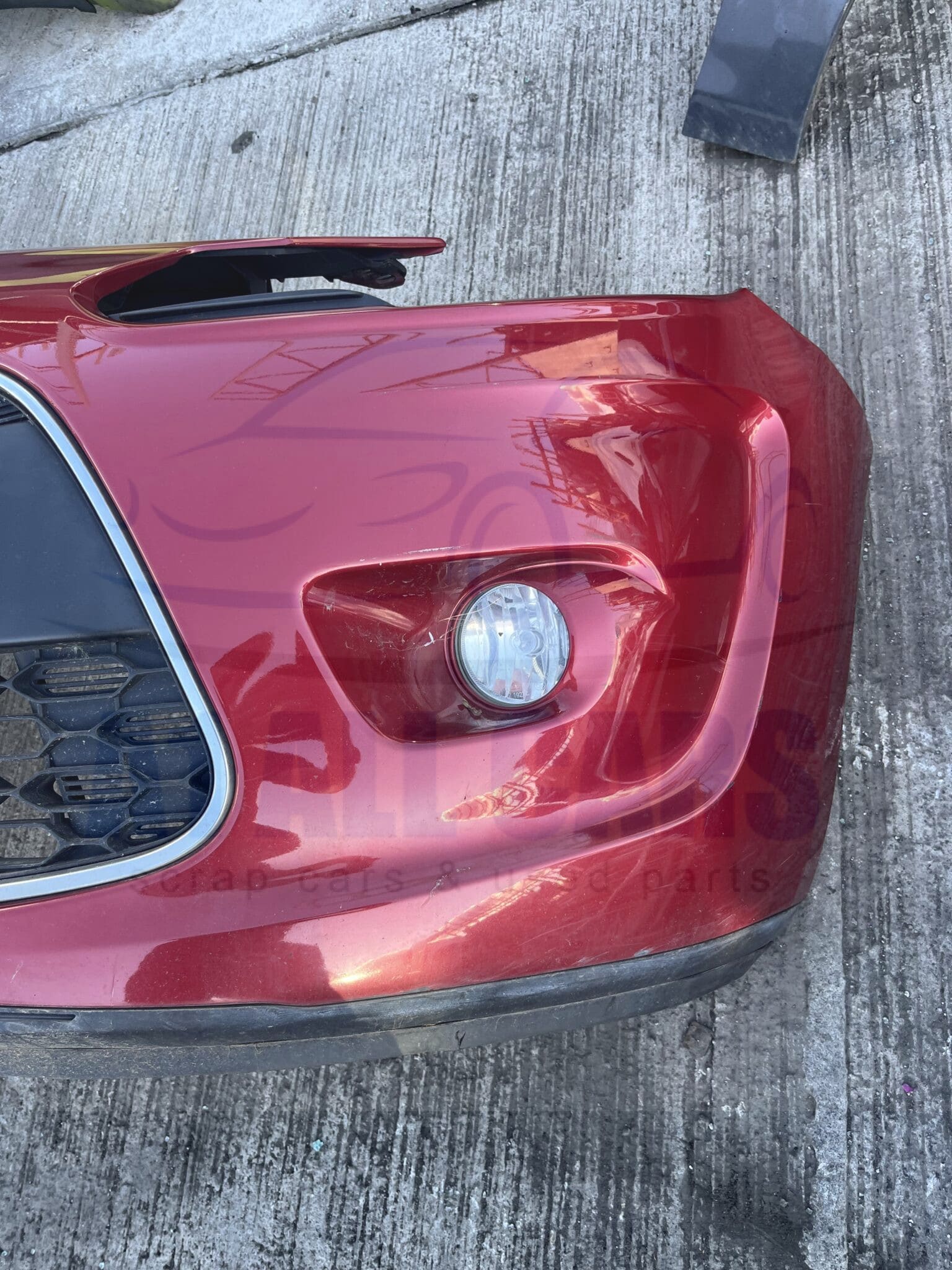 Citroen C3 2010-2015 Front Bumper With Fogs – Red EKQD Colour Code ( Scratched on Bumper See Pics )