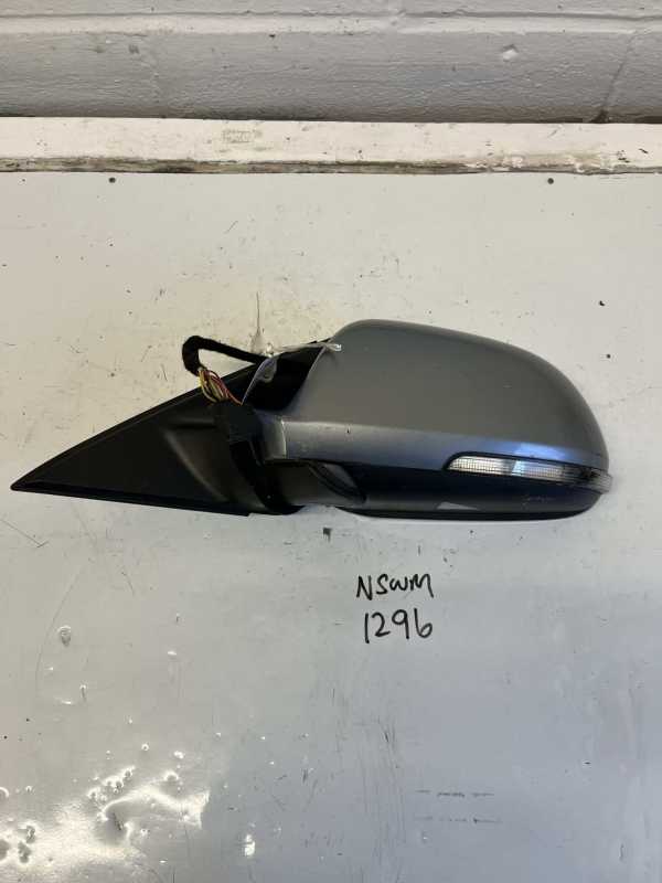 Skoda Superb 2008-2015 Near Side Electric / Power Fold Door Mirror – Silver LF8L C/C