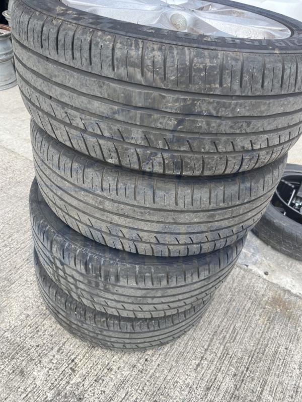 Nissan Juke 2010-2019 Full Set Of 17″ Alloy Wheels With Tyres – 215/55/17