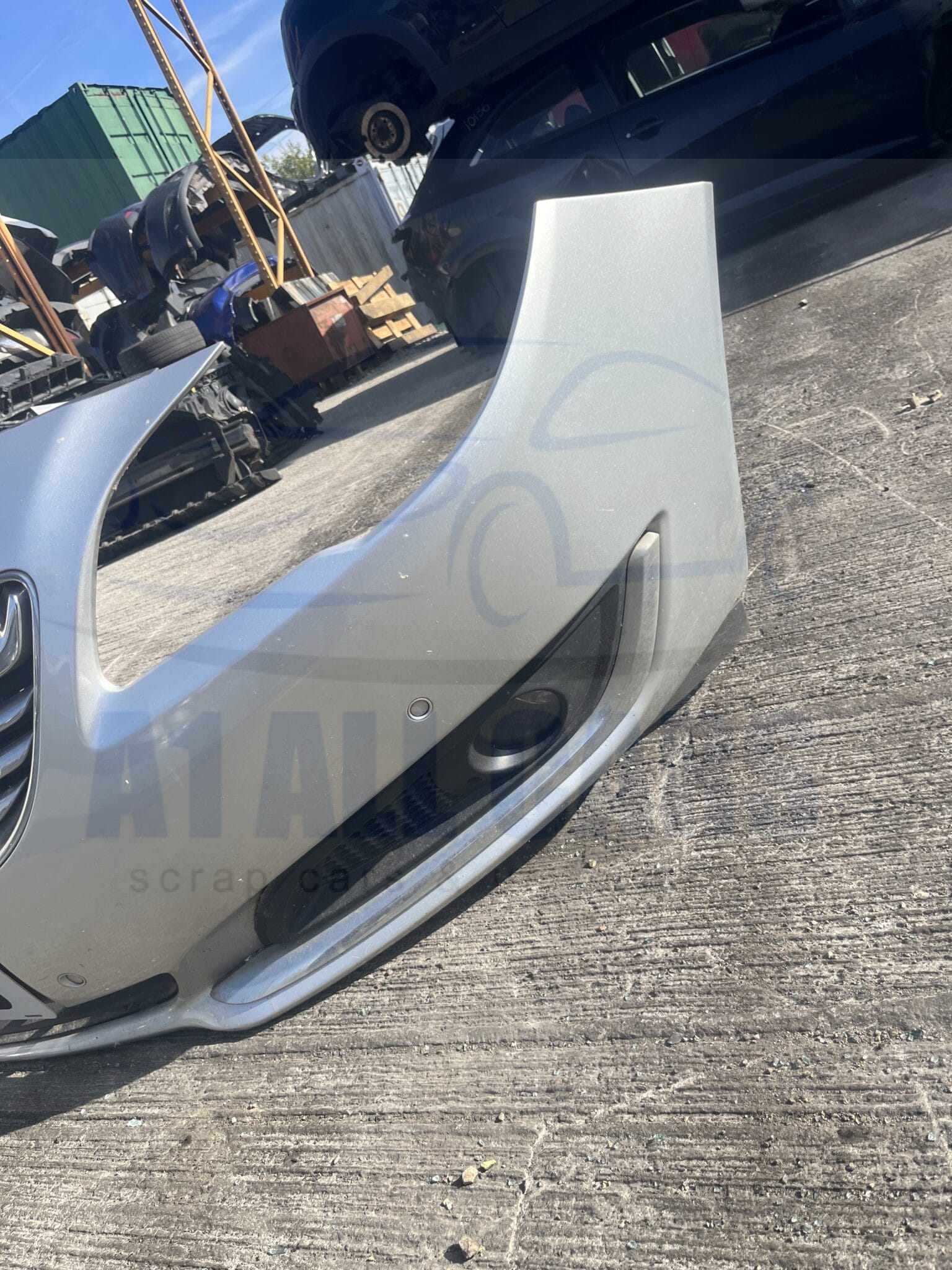 Vauxhall Insignia 2013-2017 MK2 FL Front Bumper With Fogs And Sensors – Silver Z176 Colour Code
