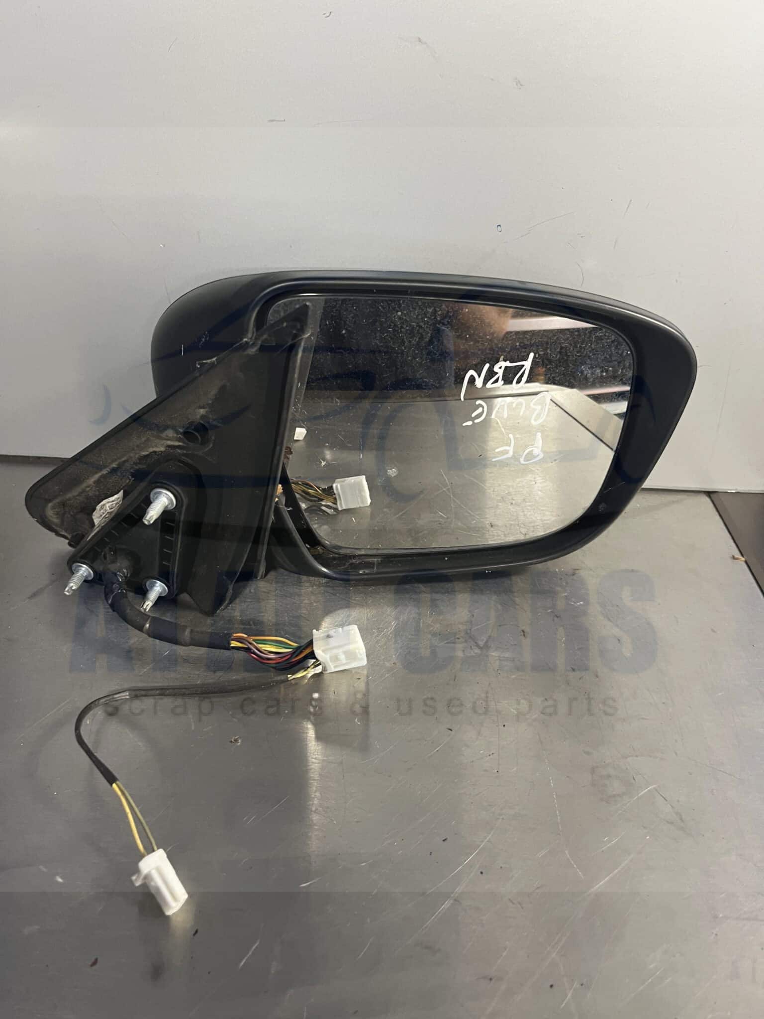 Nissan Juke 2014-2019 Off Side Electric Door Mirror – Blue RBN Colour Code ( Camera And Power Fold )