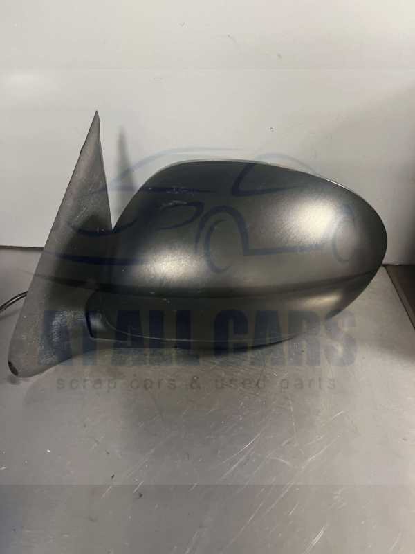 Nissan Juke 2010-2014 Hatchback Near Side Electric Door Mirror – Black Plastic