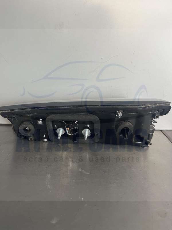 Peugeot 2008 2019-2026 5 Door Hatchback Near Side Taillamp On Tailgate – 9850439280