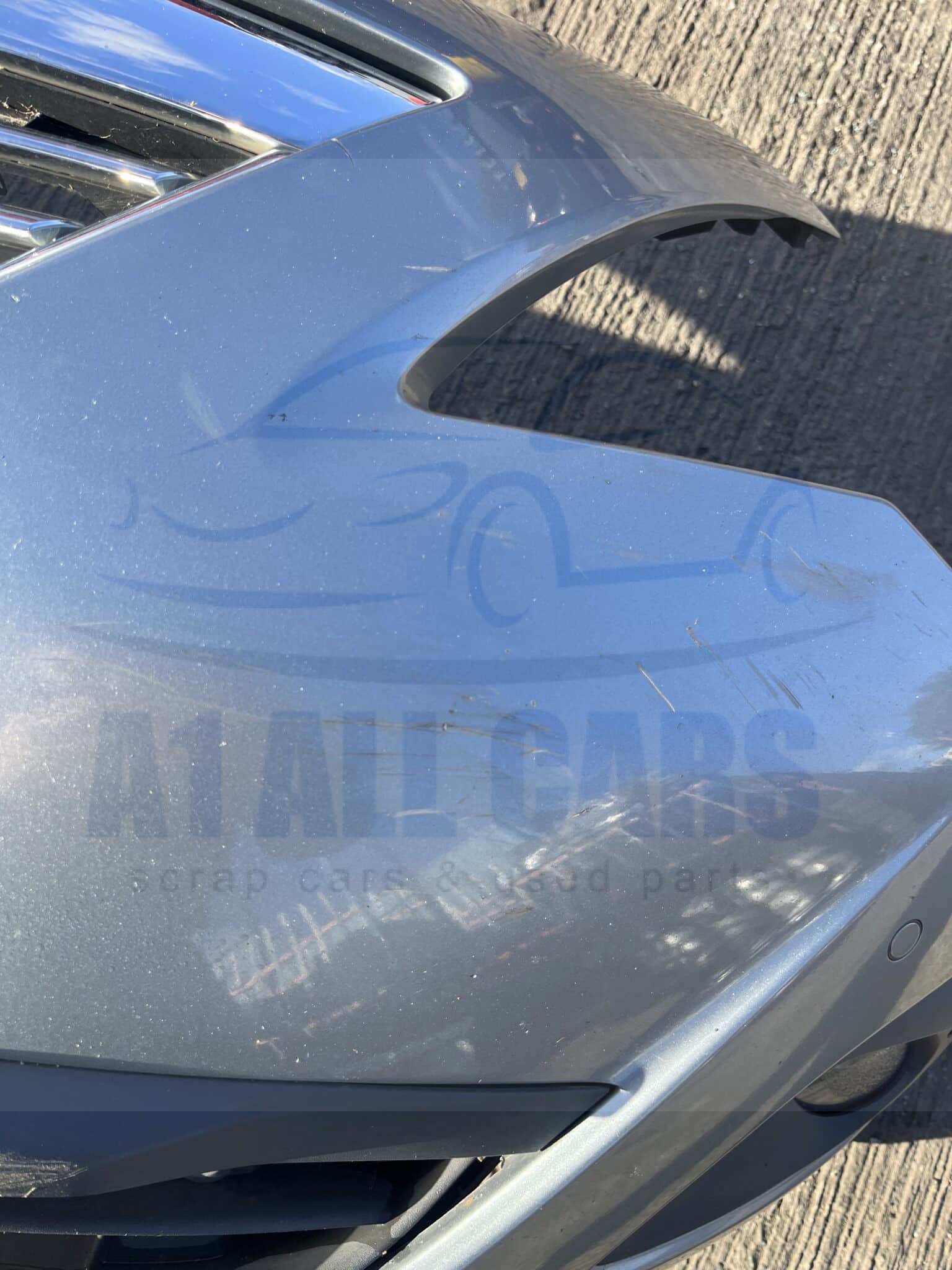 Vauxhall Meriva 2010-2015 Front Bumper With Fogs And Sensors – Silver ZGEV Colour Code ( Small Scuff See Pics )