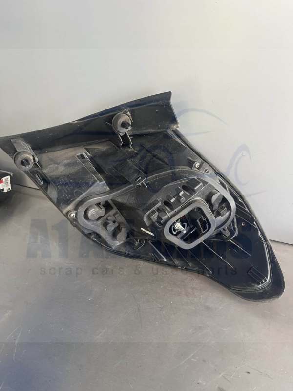 Citreon C4 2010-2016 5 Door Hatchback Near Side Taillamp – 98000213ZD