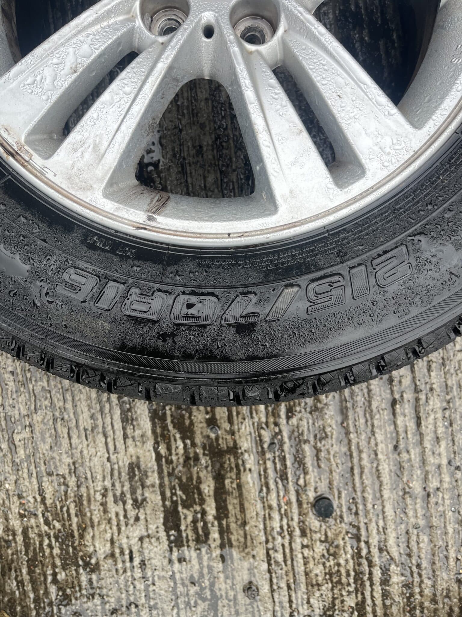 KIA Sportage 2010-2016 Single 16″ Alloy Wheel And Tyre – 215/70/16