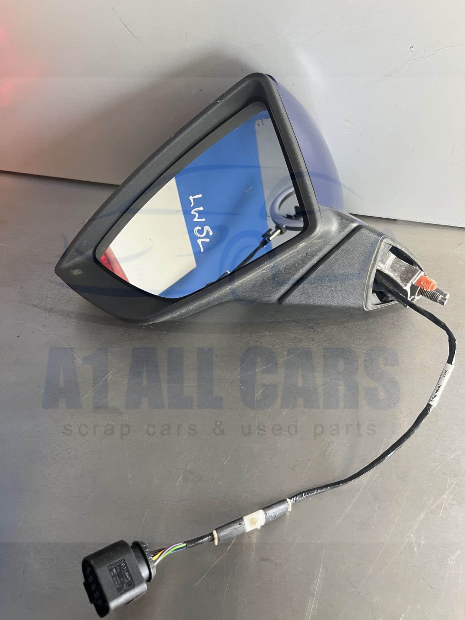 Seat Ibiza 2017-2021 Hatchback Near Side Electric Door Mirror – Blue LW5L Colour Code ( 5 Wire Plug )