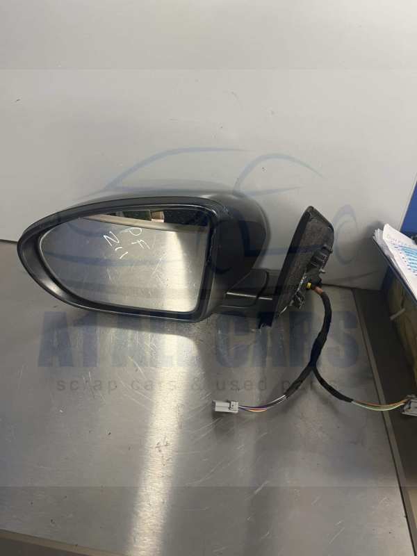 Nissan Qashqai 2007-2013 Near Side Electric Door Mirror – Black ( Power Fold And Camera )