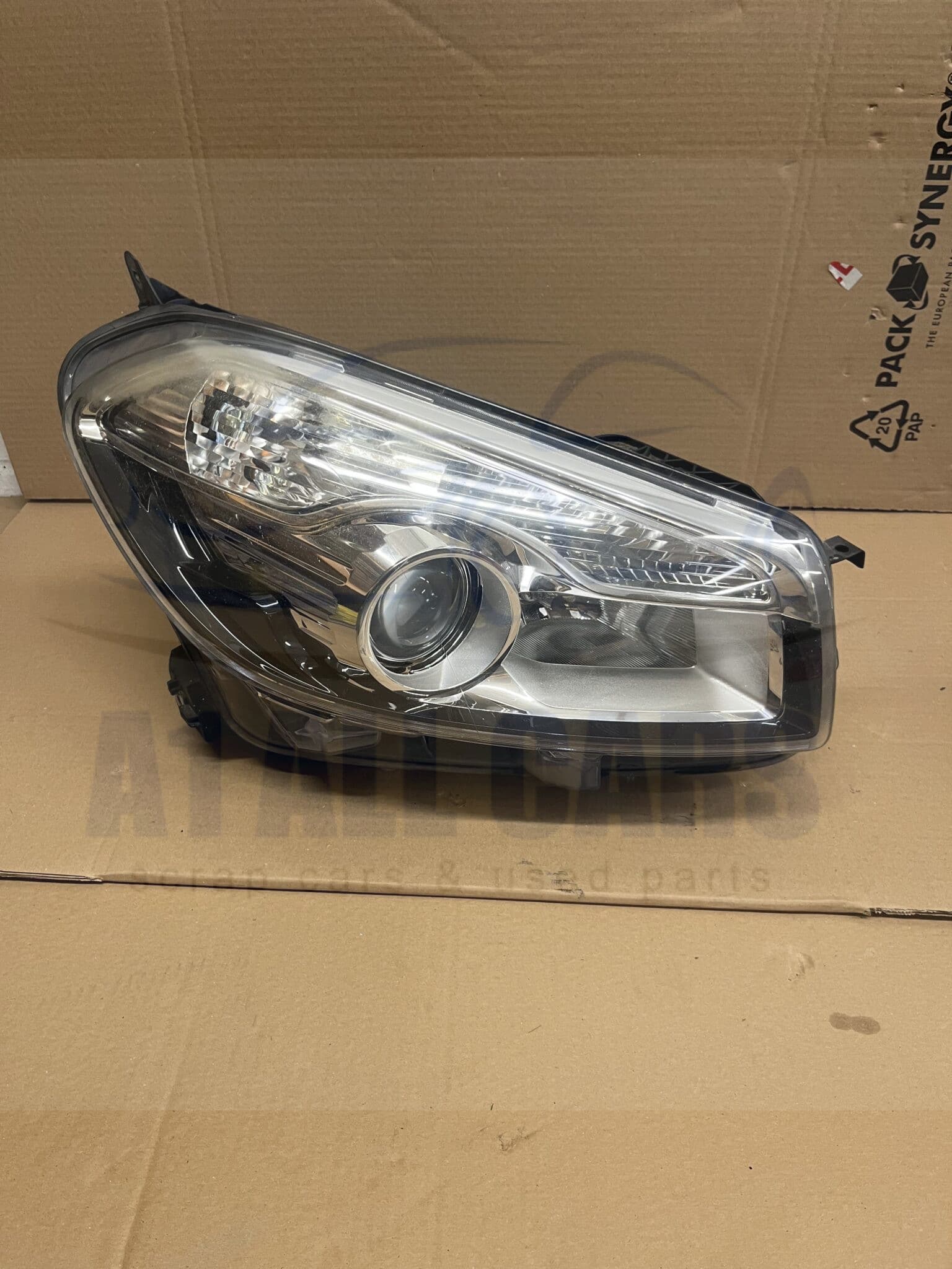 Nissan Qashqai 2010-2013 Off Side Headlamp ( Xenon Type ) – 26010 BR61B