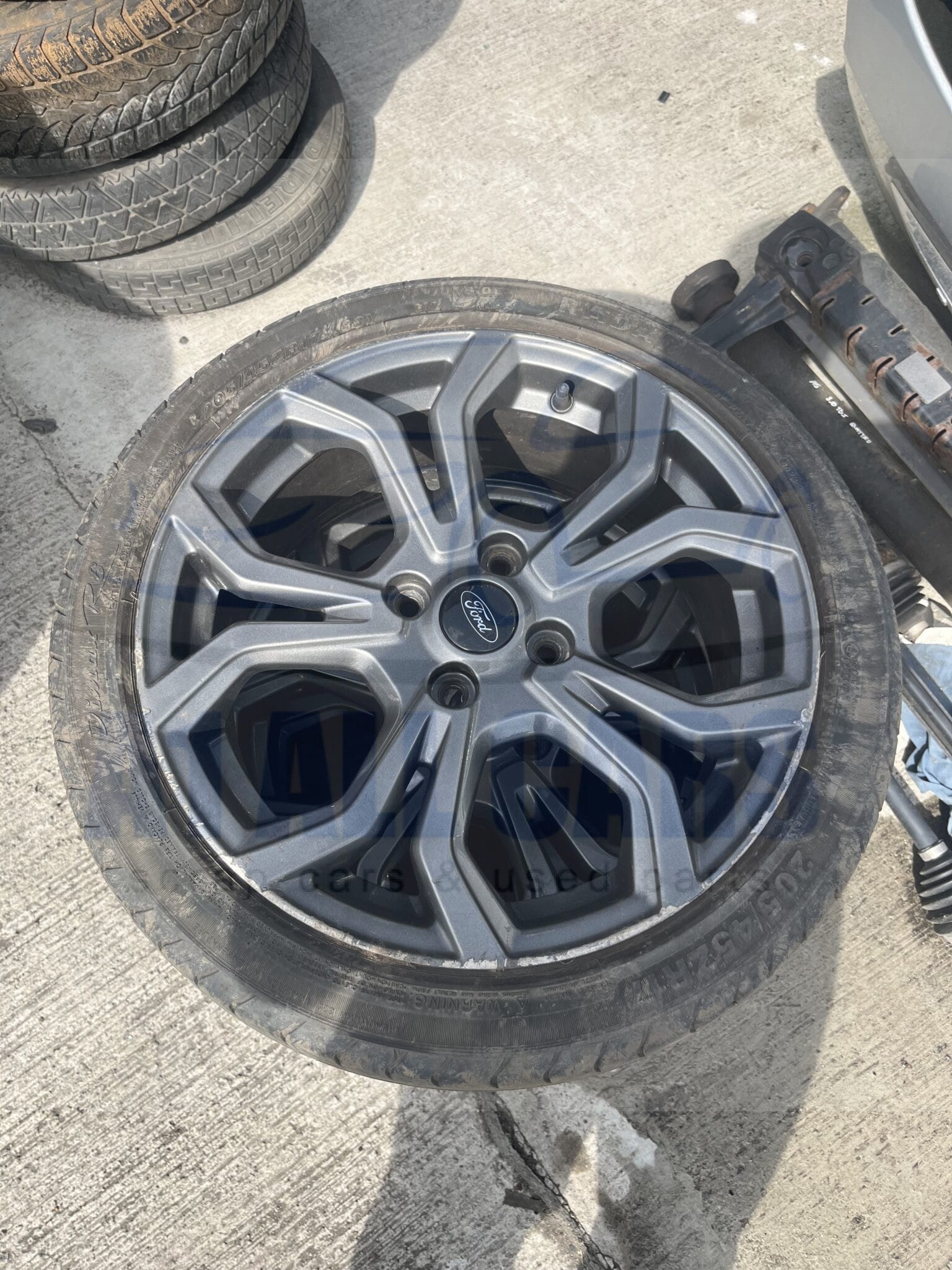 Ford Fiesta MK8 2017-2024 Single 17″ Alloy Wheel With Tyre – 205/45/17 ( Needs Refurb )