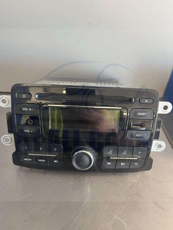 Renault Captur 2013-2018 Radio / CD Player / Head Unit / USB – 281155590R
