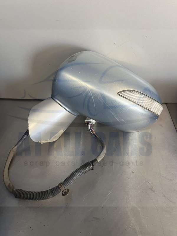 Honda Jazz 2002-2008 Hatchback Near Side Electric Door Mirror – Blue B528M Colour Code ( Few Marks / Scratches )