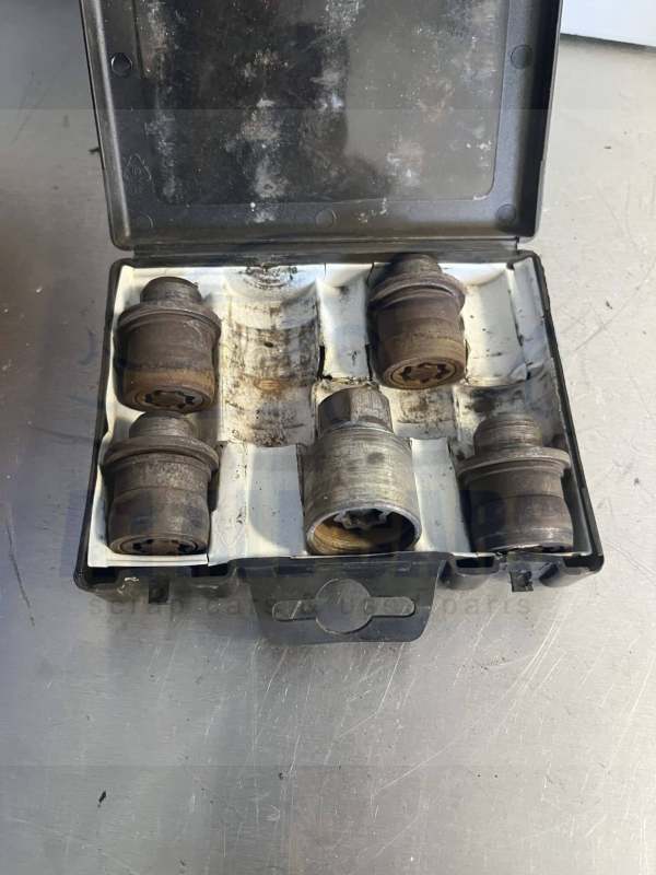 Toyota Auris 2007-2012 Locking Wheel Nut Kit