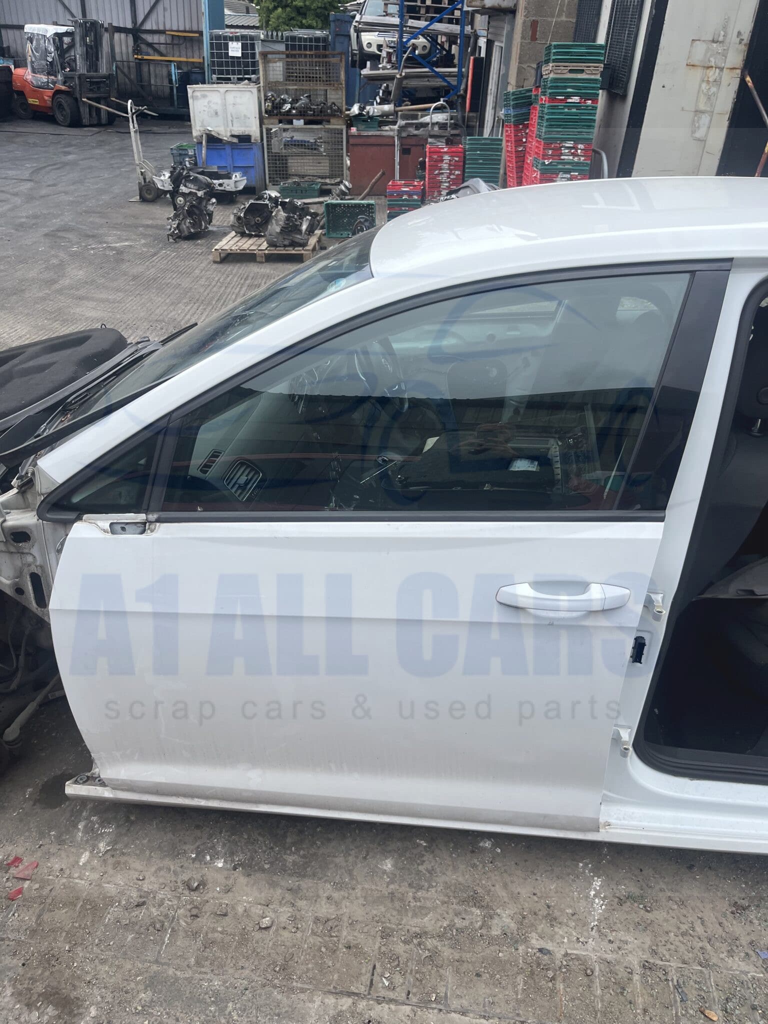 Volkswagen Golf 2012-2019 MK7 5 Door Hatchback Near Side Front Door – White LC9A – ( Call Office For Delivery Quote )
