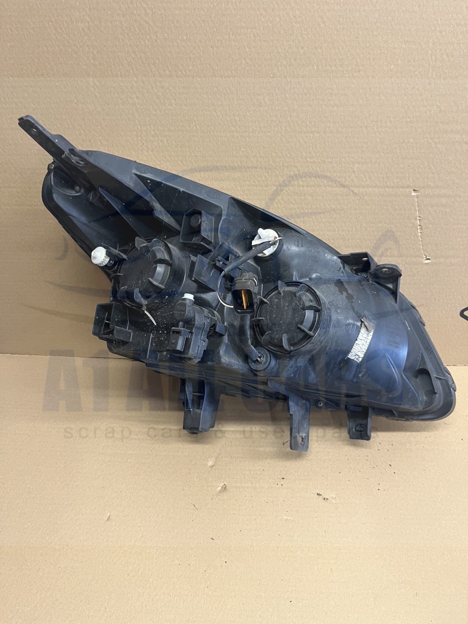 Renault Koleos 2008-2011 Near Side Headlamp ( Halogen )