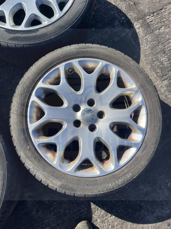Ford Focus 2005-2011 Full Set Of 17″ Alloy Wheels And Tyres – 205/50/17 ( Couple Of Tyres Need Changing )