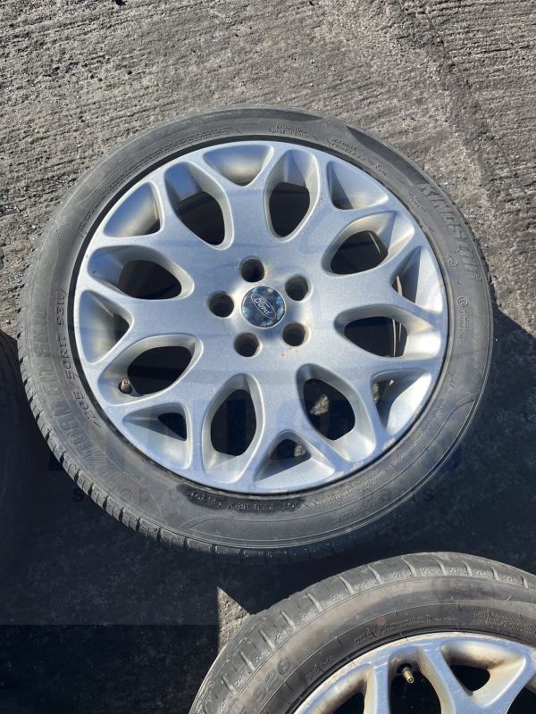 Ford Focus 2005-2011 Full Set Of 17″ Alloy Wheels And Tyres – 205/50/17 ( Couple Of Tyres Need Changing )