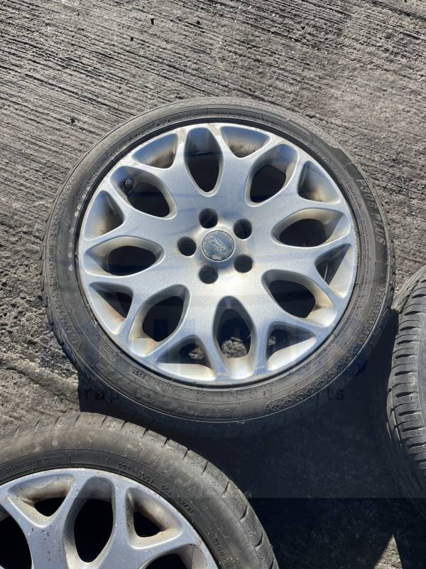 Ford Focus 2005-2011 Full Set Of 17″ Alloy Wheels And Tyres – 205/50/17 ( Couple Of Tyres Need Changing )