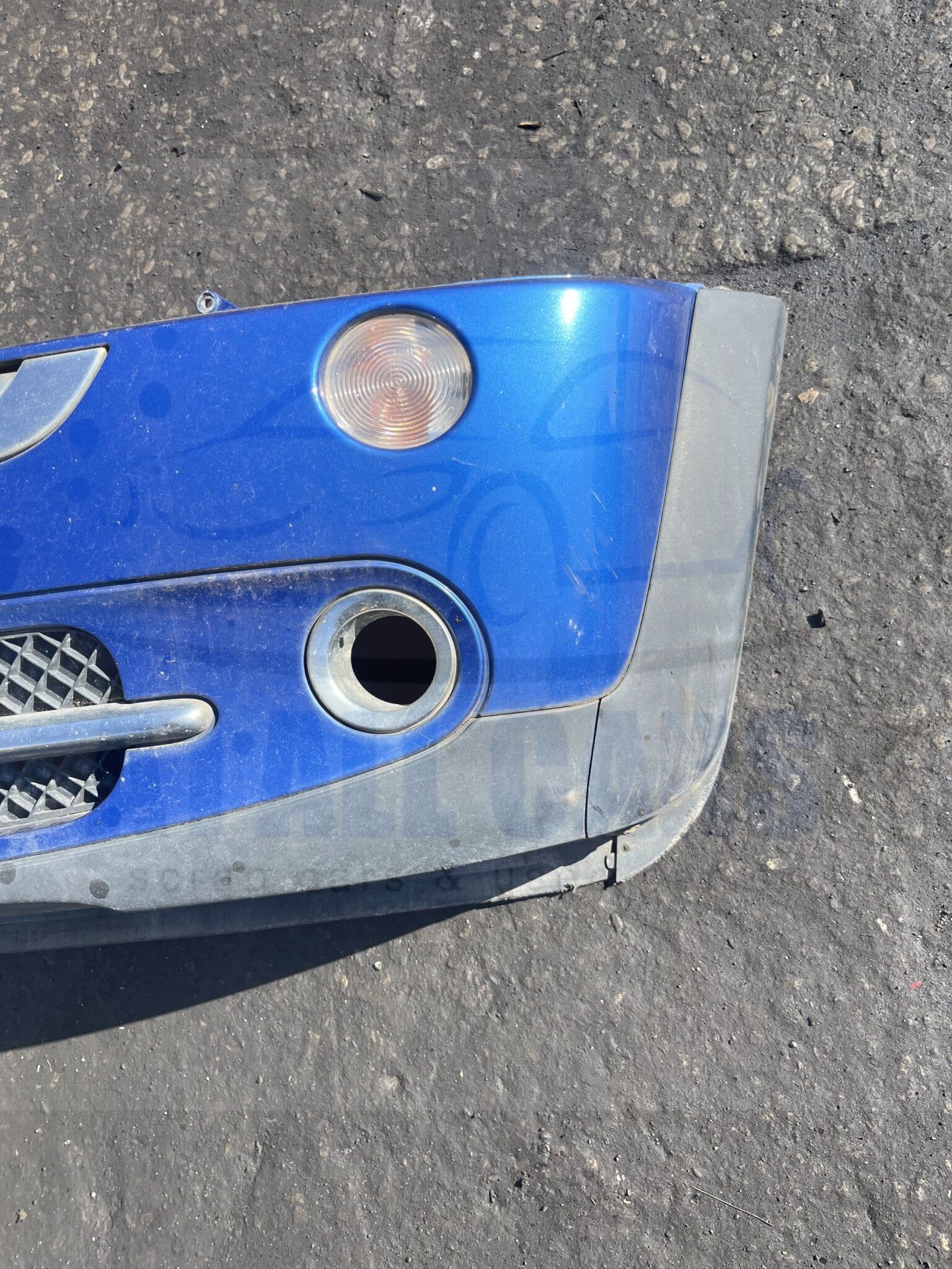 BMW Mini 2001-2006 3 Door Hatchback Front Bumper With Fogs – Blue