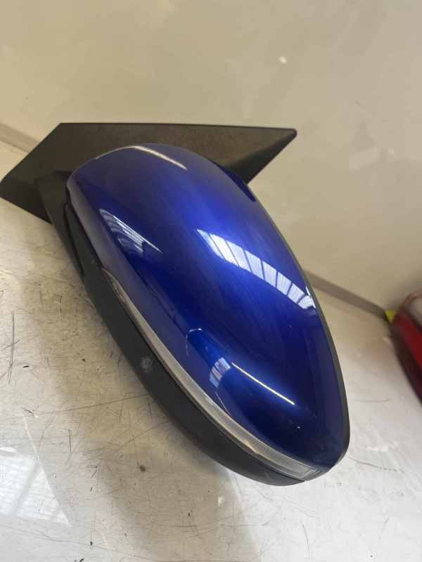Hyundai i20 2020-2025 Near Side Electric Door Mirror – Blue YP5 Colour Code ( Power Fold )