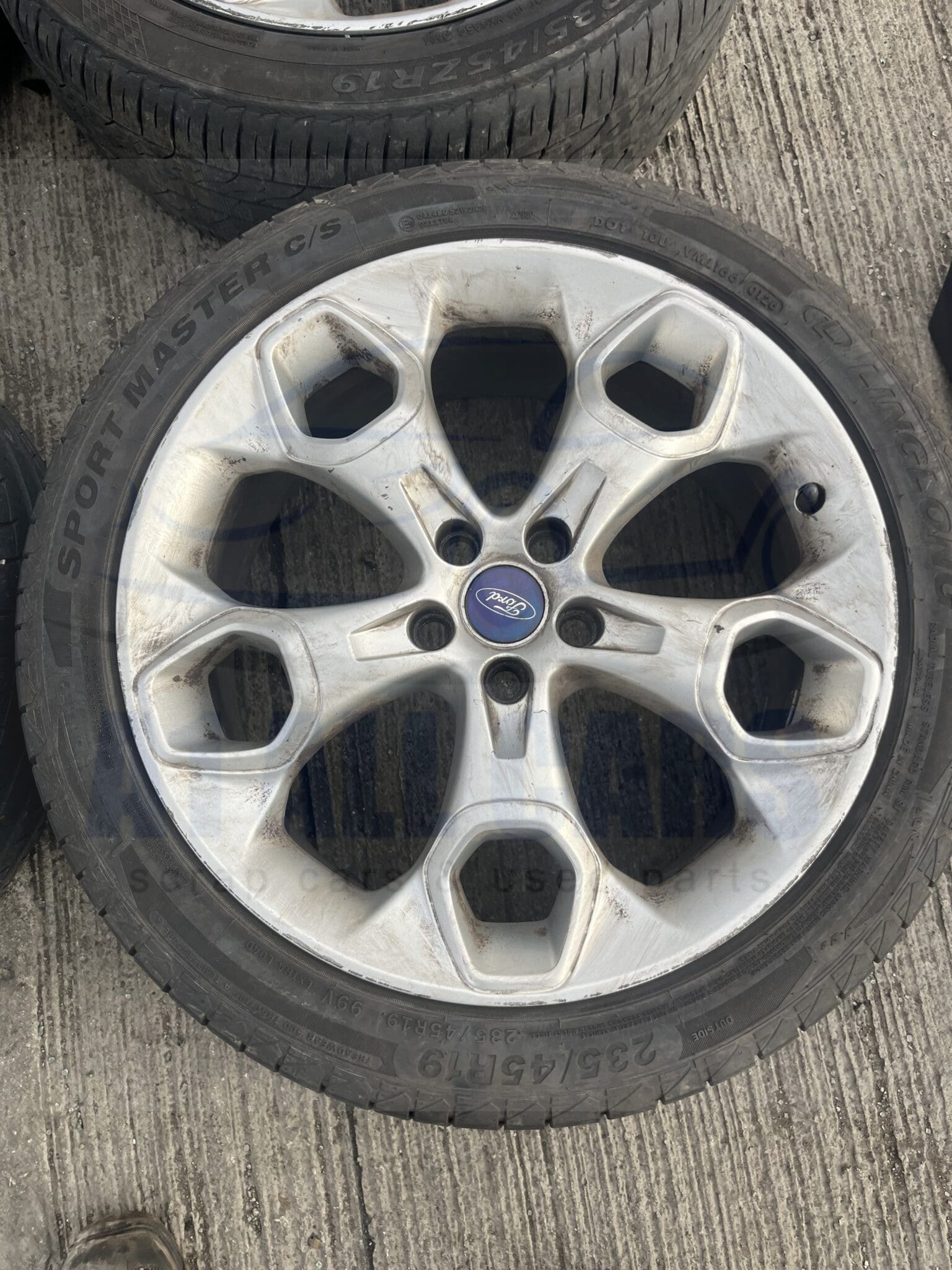 Ford Kuga 2008-2012 Full Set Of 19″ Alloy Wheels And Tyres – 235/45/19