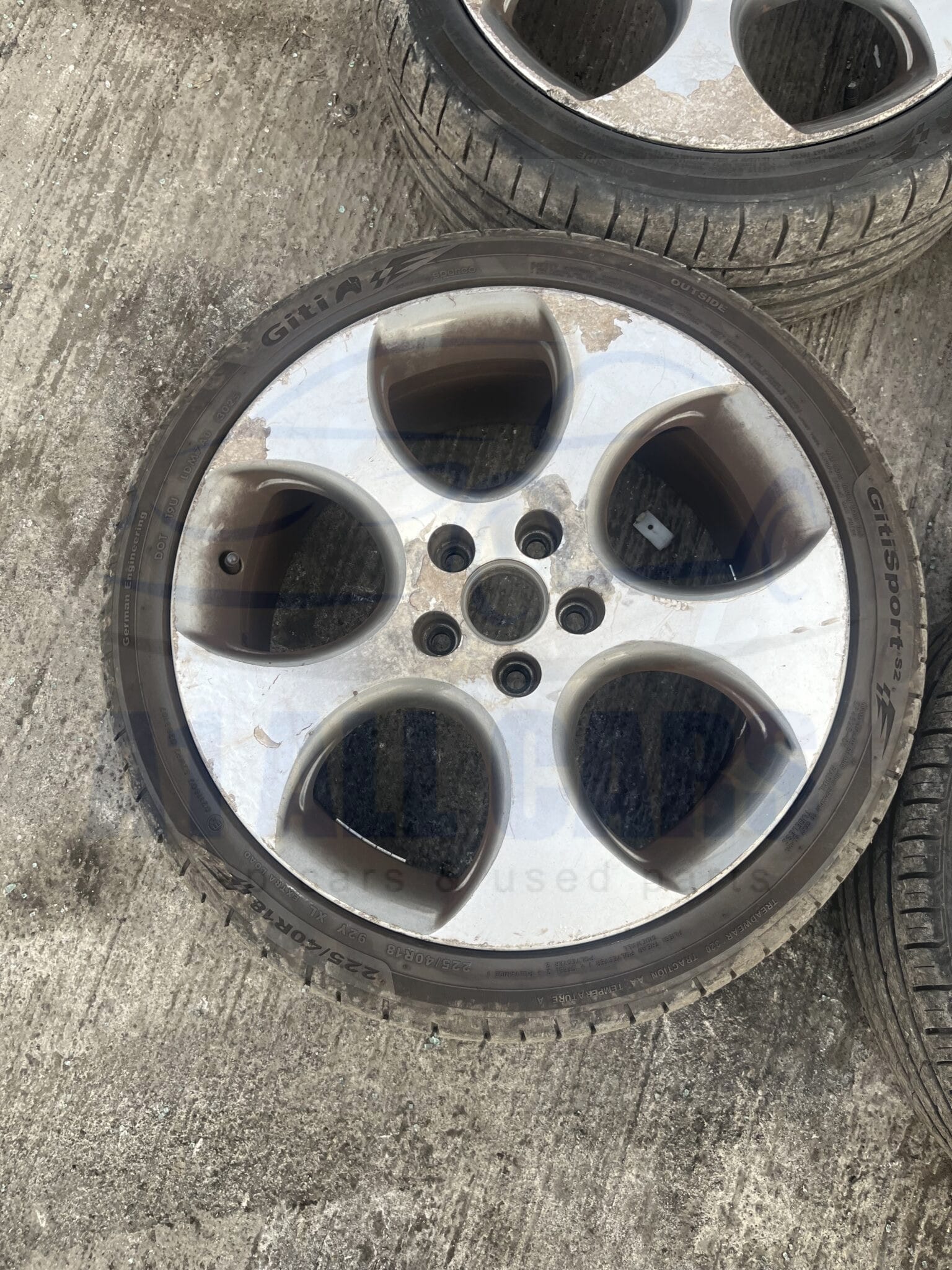 Volkswagen Golf 2004-2008 MK5 Full Set Of 18″ Alloy Wheels And Tyres – 225/40/18 ( Need Refurb )