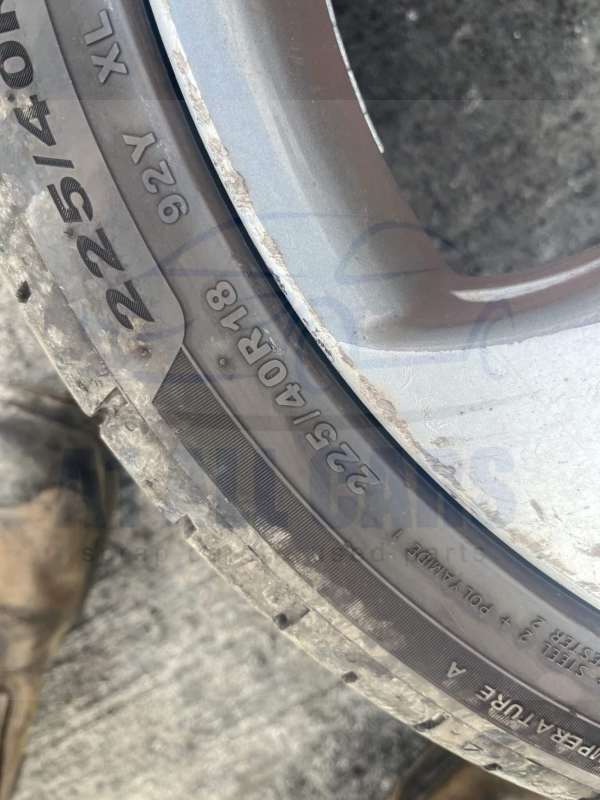 Volkswagen Golf 2004-2008 MK5 Full Set Of 18″ Alloy Wheels And Tyres – 225/40/18 ( Need Refurb )
