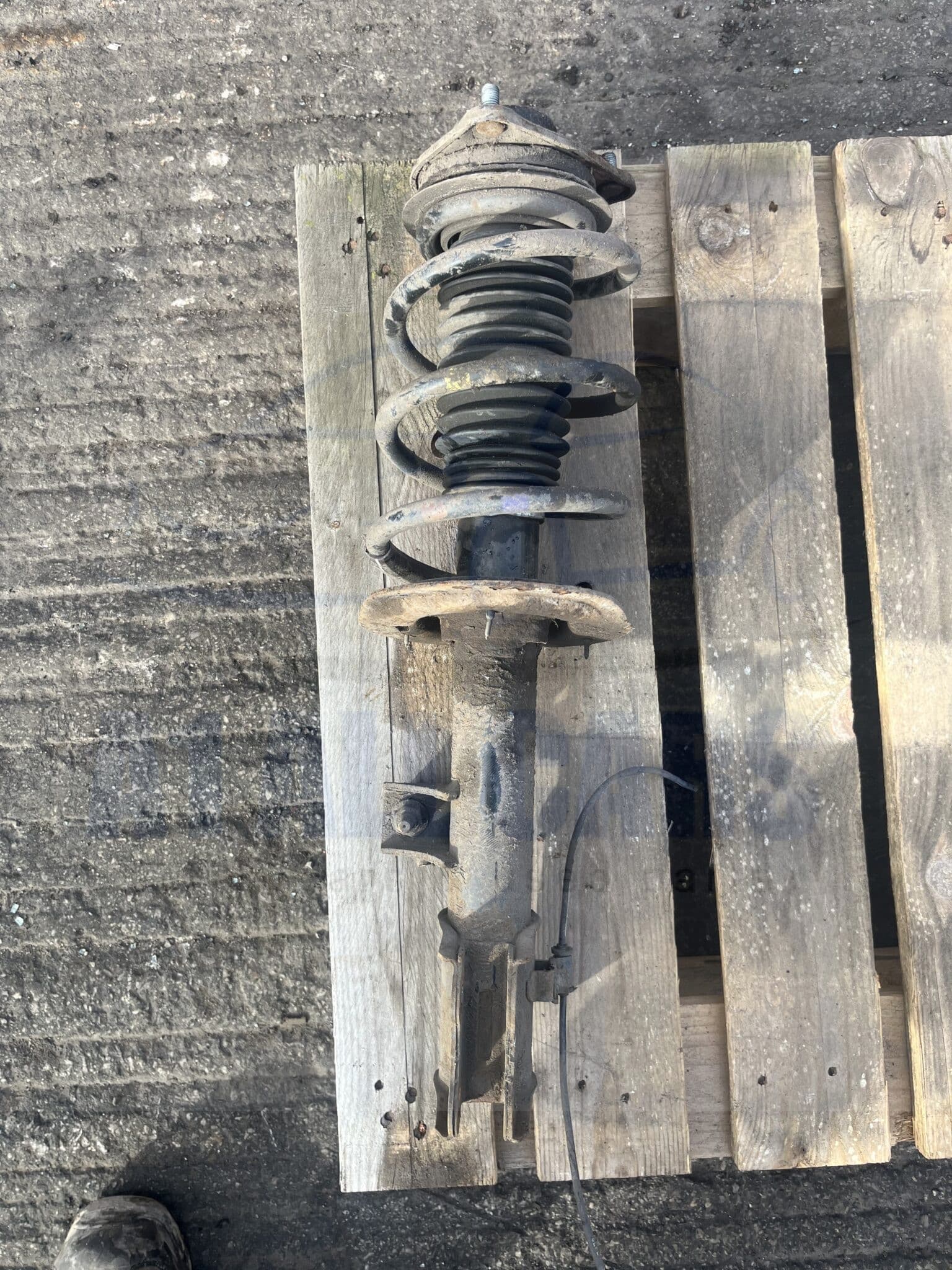 KIA Sportage 2010-2016 1.7 Diesel Near Side Front Shock Absorber – 54650-2Y360
