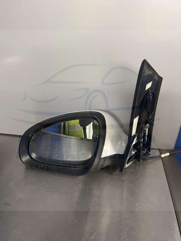 Vauxhall Astra 2010-2015 Near Side Electric Door Mirror – White Z40R Colour Code