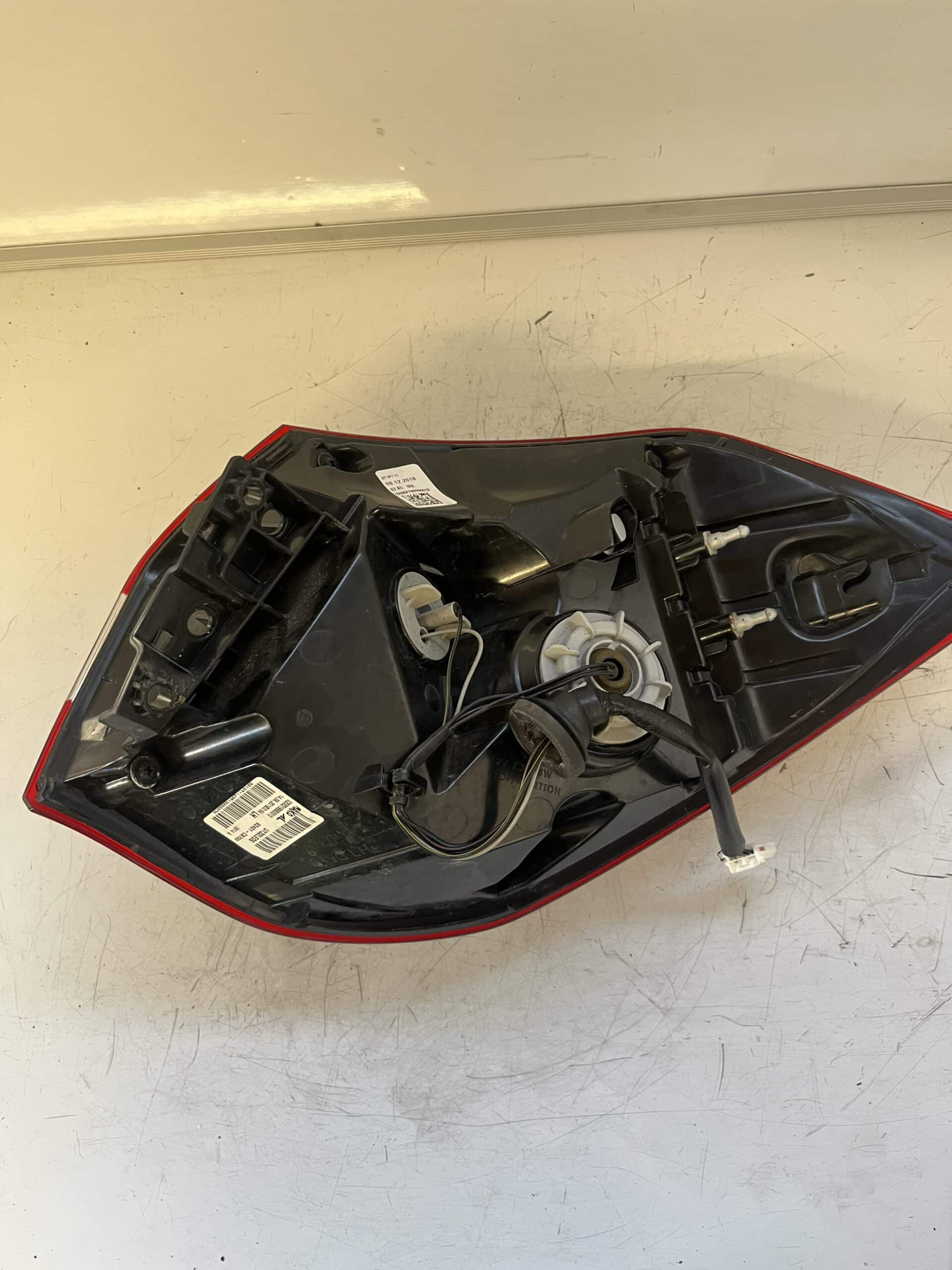 Hyundai i20 2014-2020 5 Door Hatchback Near Side Taillamp – 92401-C8700