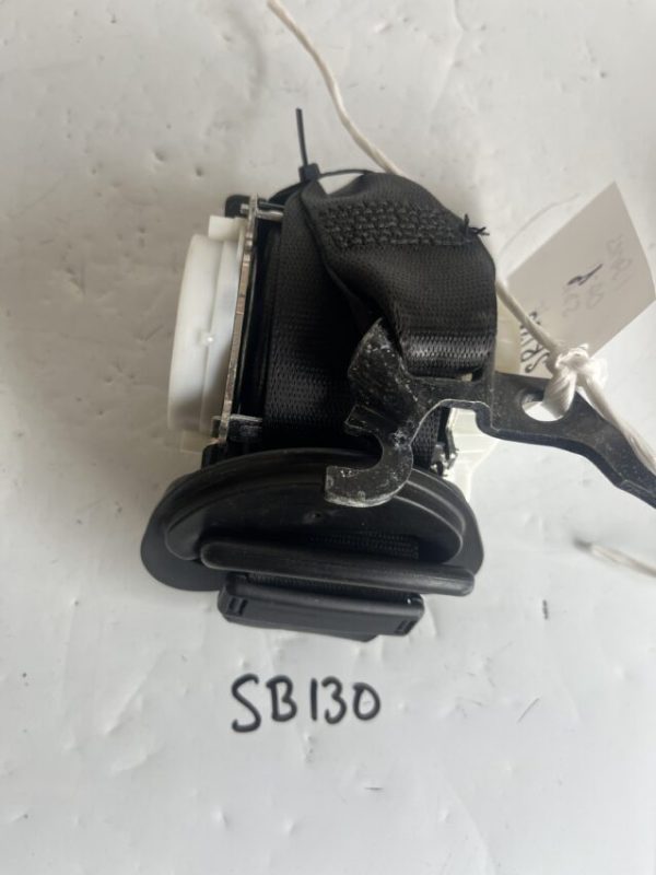 BMW 1 Series 2004-2011 5 Door Hatchback Near Side Front Seatbelt – 33059848 C