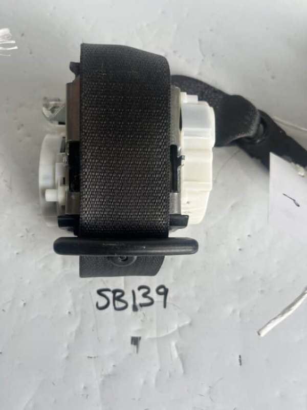 Vauxhall Meriva 2010-2014 5 Door Hatchback Off Side Front Seatbelt – 13305706